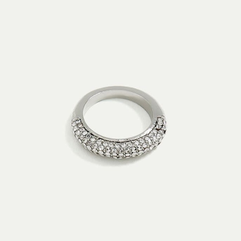 Reitmans ring incrusted with stones size 7